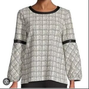 NWT Karl Lagerfeld Paris- black and white knit women’s top, size Lg